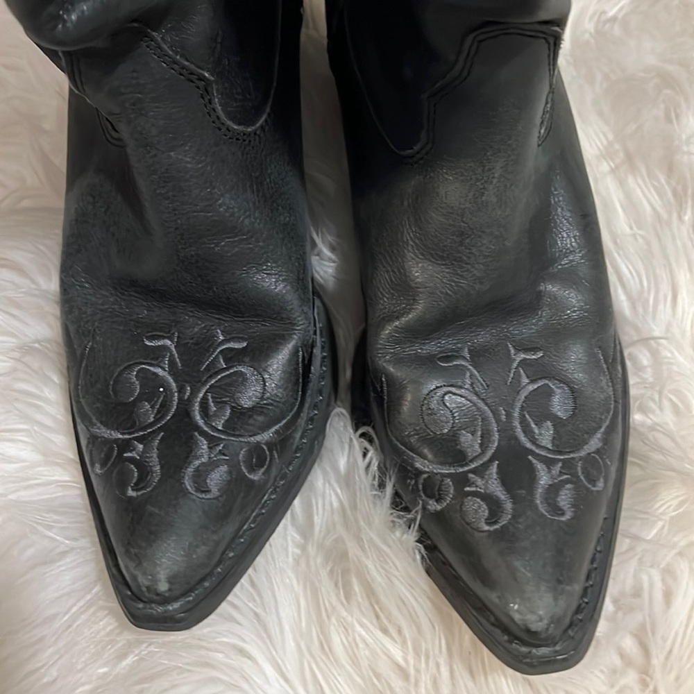 Durango Black cowboy boots woman’s